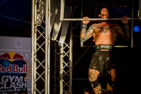 Αθλητής κατά τη διάρκεια του Red Bull Gym Clash World Final στην Αθήνα