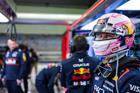 Liam Lawson garage 2025 Bahrein