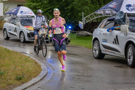 Hendrik Pfeiffer gibt auf den letzten Metern alles. Go, Hendrik!