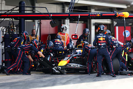 Max u boksu na promjeni guma