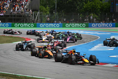 Verstappen je na startu prošao ispred Norrisa