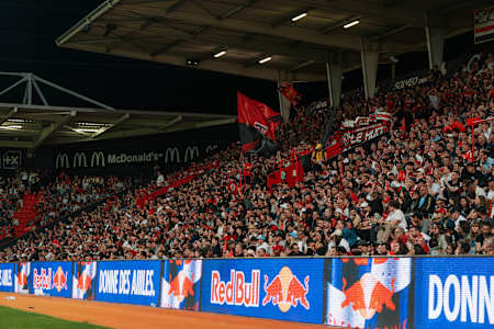 Vue des tribunes pleines de supporters lors d’un match du Stade Toulousain.