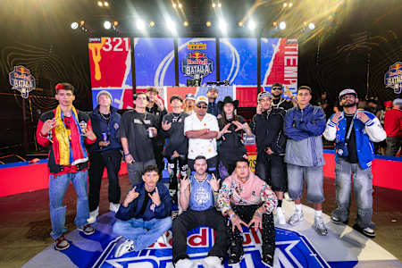 Los MCs competidores de la Final Nacional de Red Bull Batalla en EE.UU.
