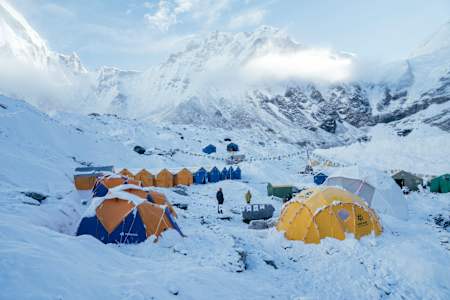 Baza pod Everestem, gdzie przebywa wyprawa Andrzeja