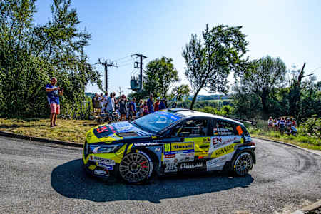 Wagner was pushing for first place when tyre damage dropped him back