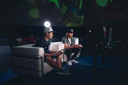 Mustafa "Ice" Akcakaya beim Spielen von Super Smash Bros. bei Red Bull unEversE 2019 in Luzern