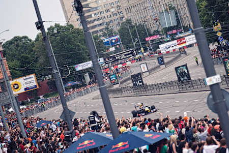 Дани Риккардо и многотысячная армия болельщиков на шоу в Киеве