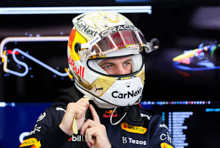 Max Verstappen počas testovania v Barcelone, 25. február 2022.