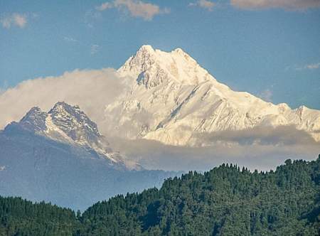 Le Kangchenjunga est troisième au classement des montagnes les plus hautes du monde.