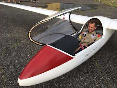 Pilot Red Bull Air Race za sterami szybowca