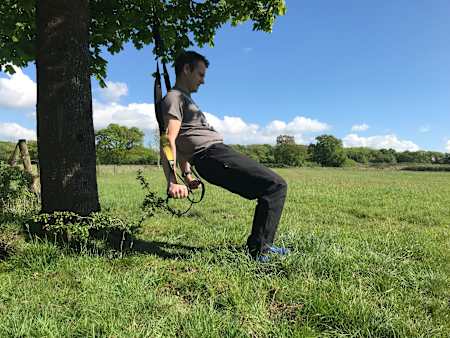 How to tricep dip using a TRX