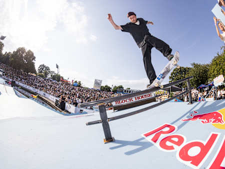 Jost-Arens–Frontside-Nosebluntslide