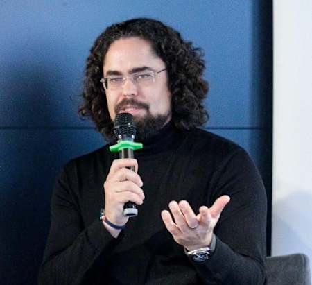 Klasicky s mikrofonem