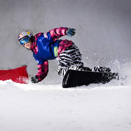 Eva Samková během tréninku na snowboardcrossové trati ve Val Senales, Itále, 2011