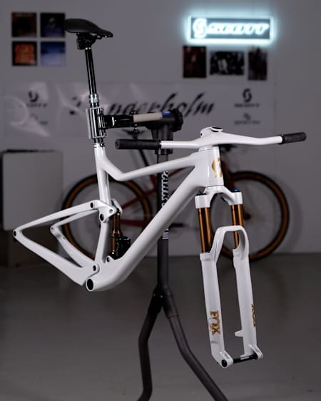 The white Hyper frame in the making.