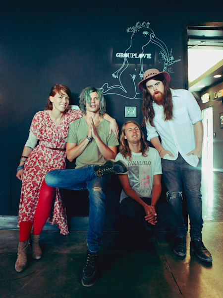 Seht Grouploves Show beim Red Bull Sound Space!