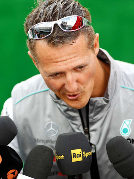 Le pilote allemand Michael Schumacher (Mercedes) s'adresse à la presse internationale au GP de Belgique