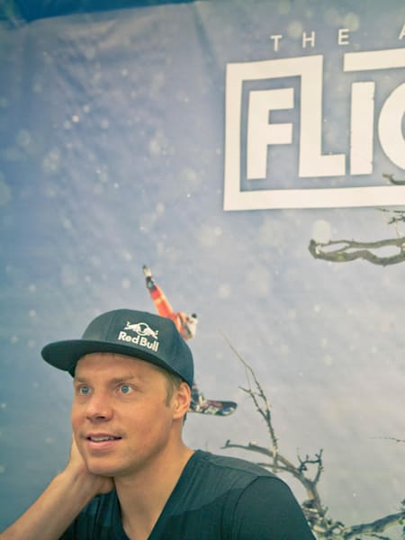 Art of Flight: World premiere