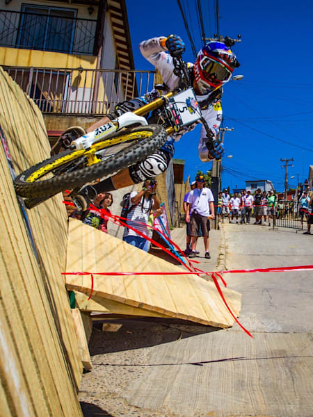 Filip Polc sur les pentes de Valparaíso Cerro Abaj