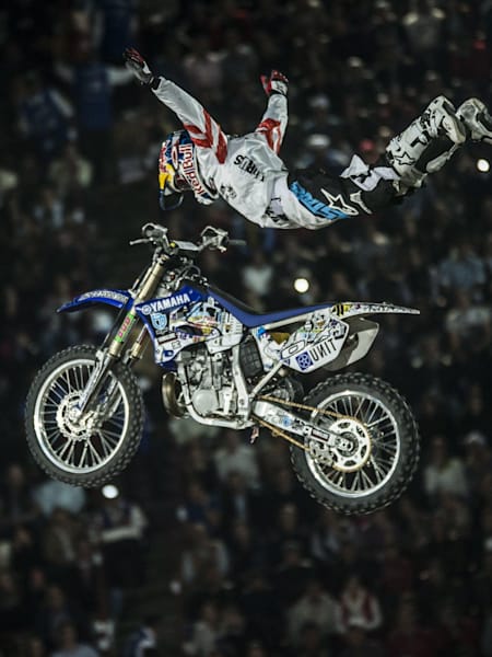 Tom Pagès dans les airs Tom Pagès dans les airs