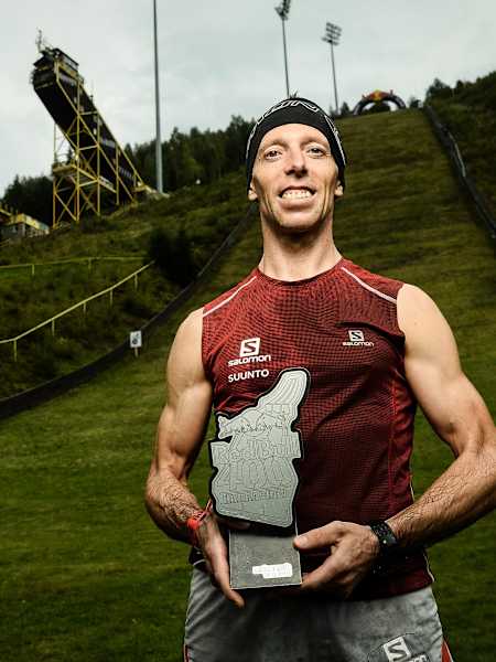 Vítěz mužů na Red Bull 400 - Matjaz MIKLOSA Red Bull 400 – Harrachov, 13. září 2014 - Běh po skokanském můstku do kopce