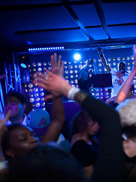 Red Bull Music Academy 클럽의 밤: Just Blaze x E-Sens