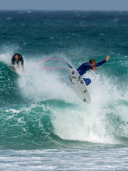 Kerr holds, Smith to serve