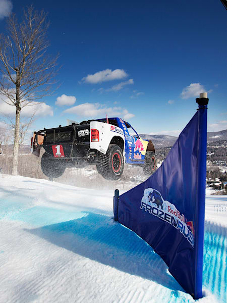 泥濘對雪地-RedBull雪地貨卡飊速挑戰賽