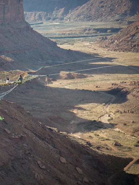 A slackline spacenet in the sky