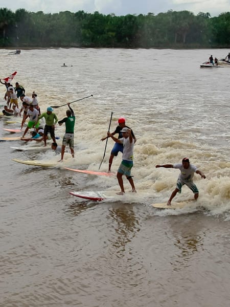 Oui, on peut surfer sur une rivière