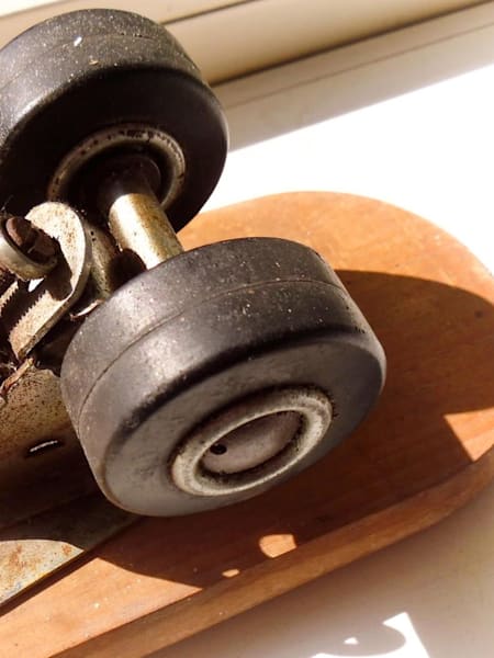 Ejes de los primeros monopatines de la historia