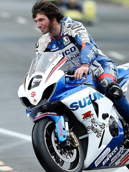 Isle of Man TT остается смертельно опасным Isle of Man TT остается смертельно опасным