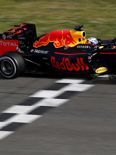 2016.3.18 | Red Bull RacingのニューマシンRB12の初テストをチェック