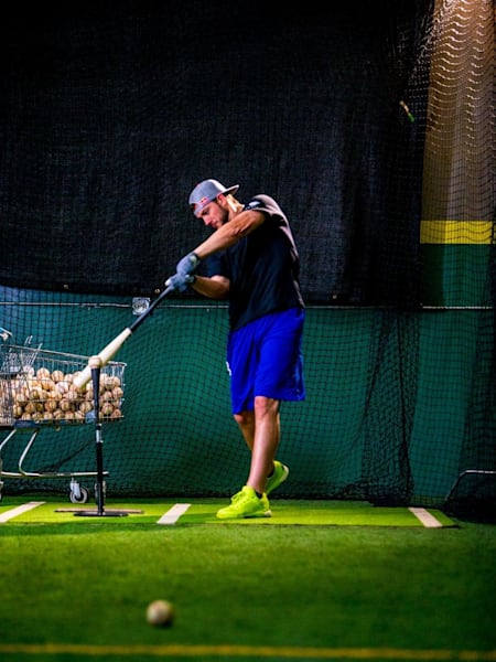 Kris Bryant gets his rips in the batting cage