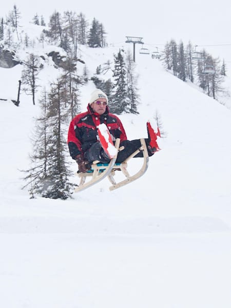 Eddie the Eagle sets a sledding record 