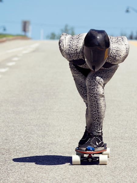 На лонгборде со скоростью 130 км/час