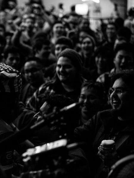 Mango keeps fighting, through thick and thin