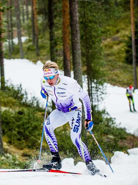 Huippuhiihtäjä harjoittelee 900 tuntia vuodessa