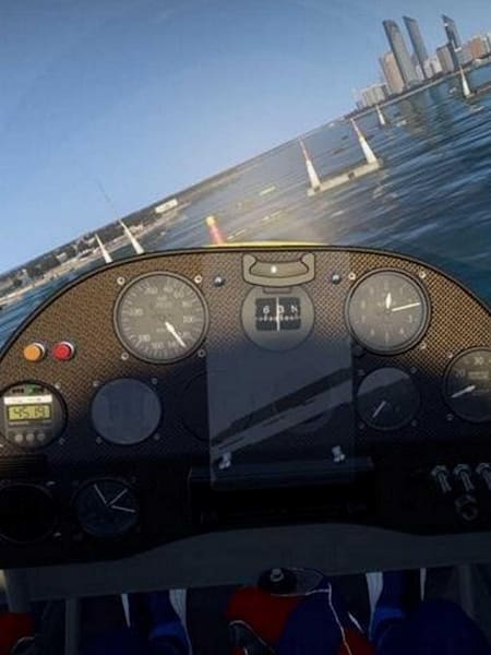 Gareggia contro il mondo in Red Bull Air Race