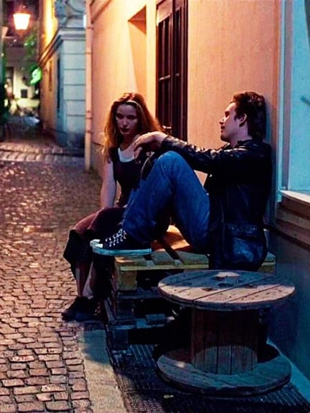 Before Sunrise'dan unutulmaz bir sahne... Before Sunrise'dan unutulmaz bir sahne...