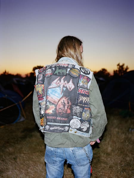 La veste à patches est un élément fondateur du look metal.