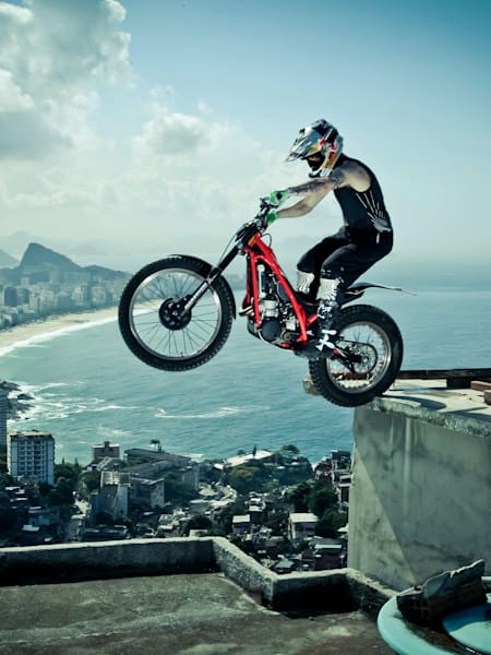Julien Dupont trial biking in Brazil