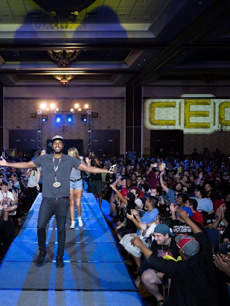 Everything's coming up Snake Eyez