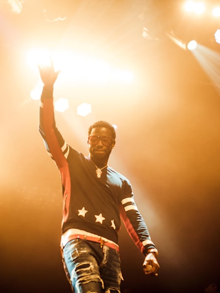 Dünyaca ünlü hip-hop yıldızı ve trap müzisyeni Gucci Mane hit şarkılarını Roskilde sahnesinde söyledi