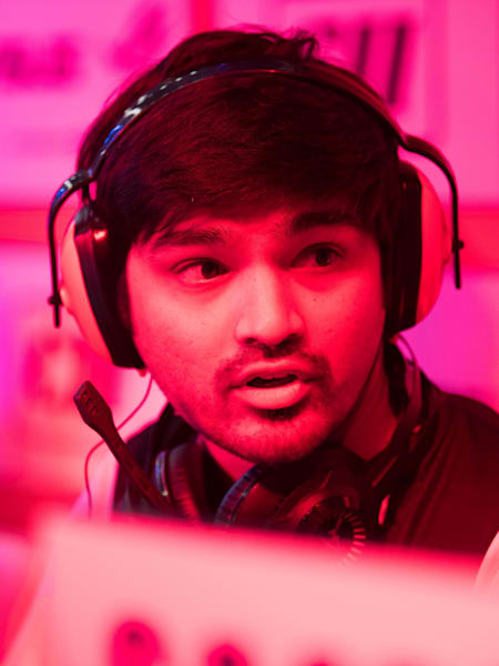 Gokul Sagar pink photo Gokul Sagar pink photo