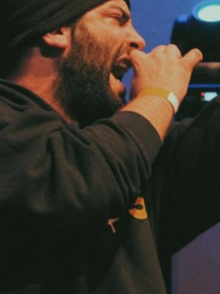 Urban Roosters. Con H de Hermandad.  Featured