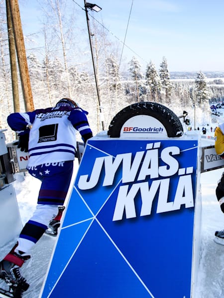 Luca Dallago, Guillaume Bouvet-Morrissettte competing in Finland