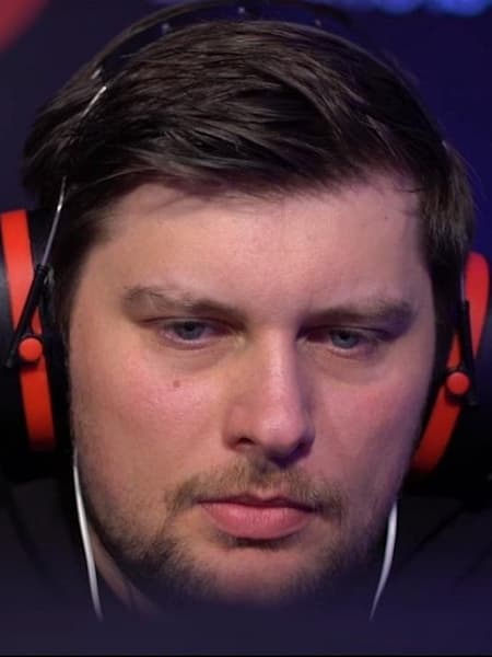 HCT Germany tournament winner Bequiet playing Hearthstone.