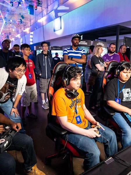 Red Bull AdrenaLAN: Community and pro players spotlight