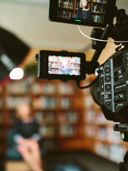 Как самостоятельно озвучить видео